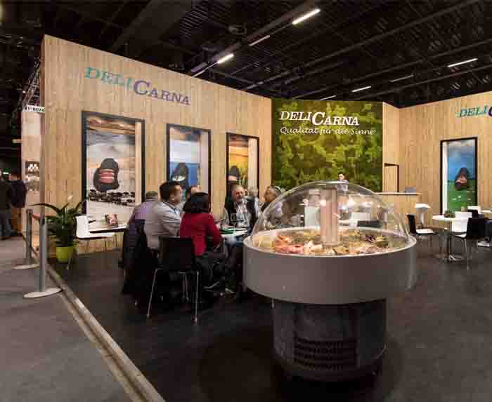 Messestand - für die 350x400cm grosse Ausstellungswand wurden sechs Elemente gefertigt, welche sich immer wieder ab- und aufbauen lassen